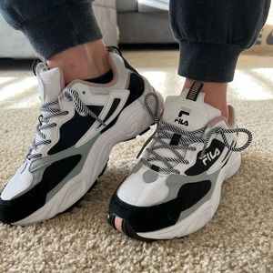 FILA Recollector Womens Sneaker Shoe Size 8 White/Black/Pink